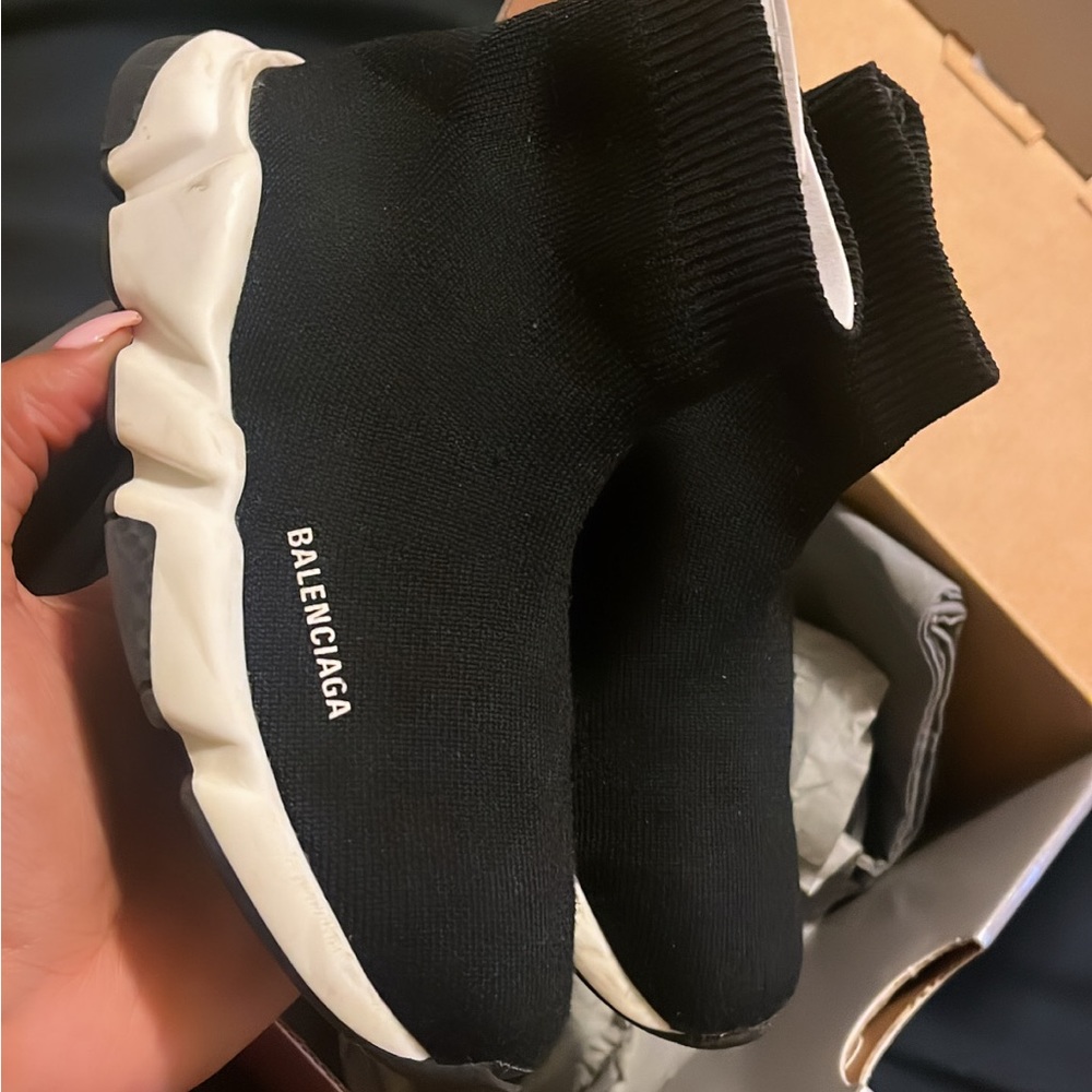 Balenciaga speed runners dust bag and box included